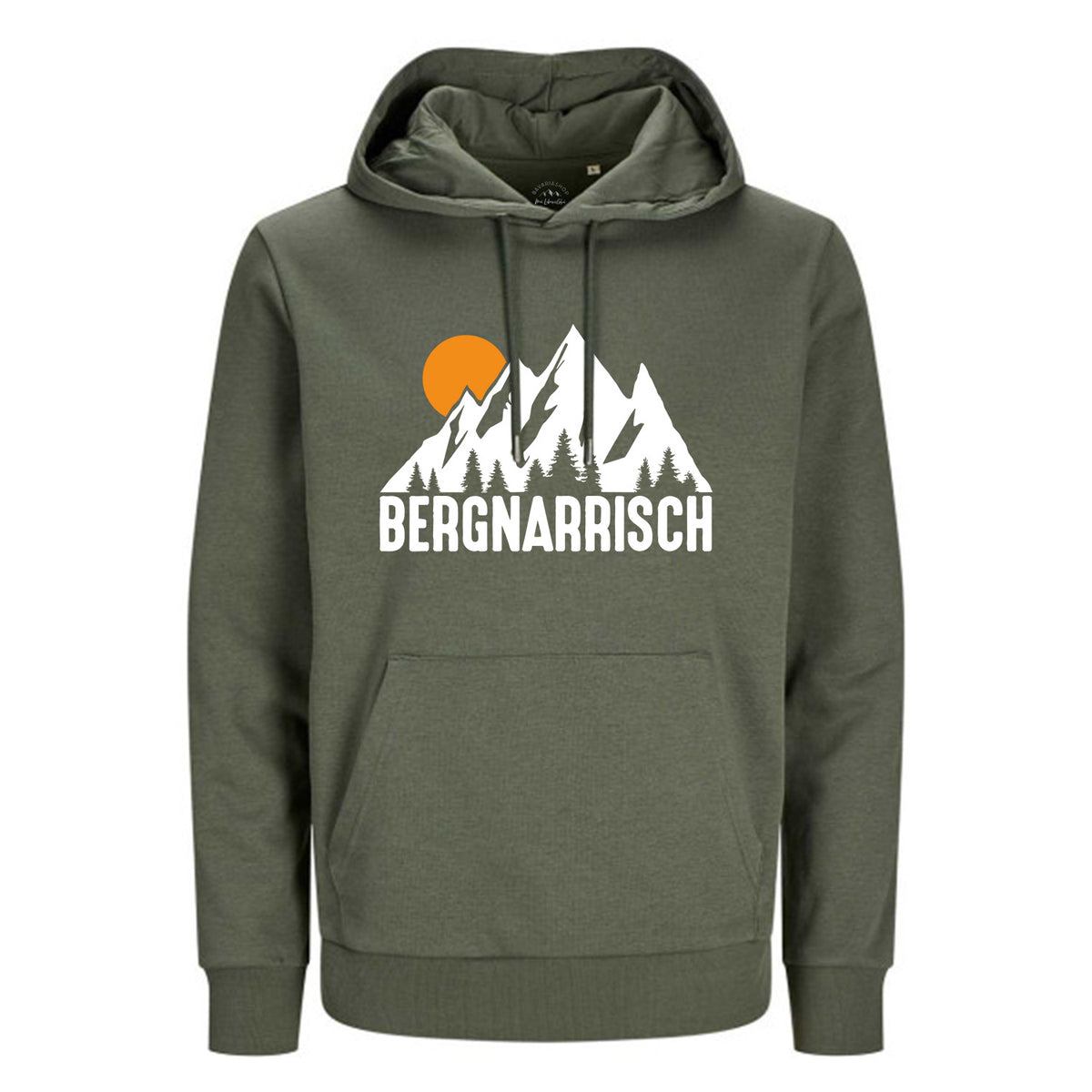 Khakifarbener Hoodie Bergnarrisch mit weißen Berg- und Nadelwald-Motiven sowie oranger Sonne.