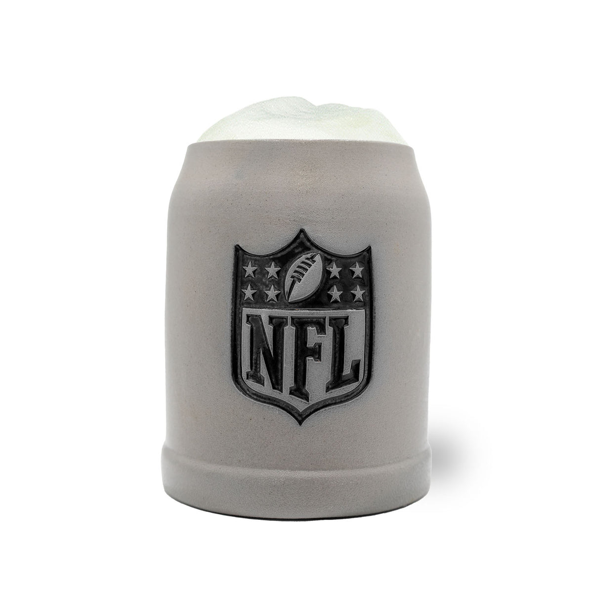 Grauer NFL PREMIUM Fan-Krug mit NFL Shield Logo, Schaumkrone und matter Oberfläche, ideal für Sportfans.
