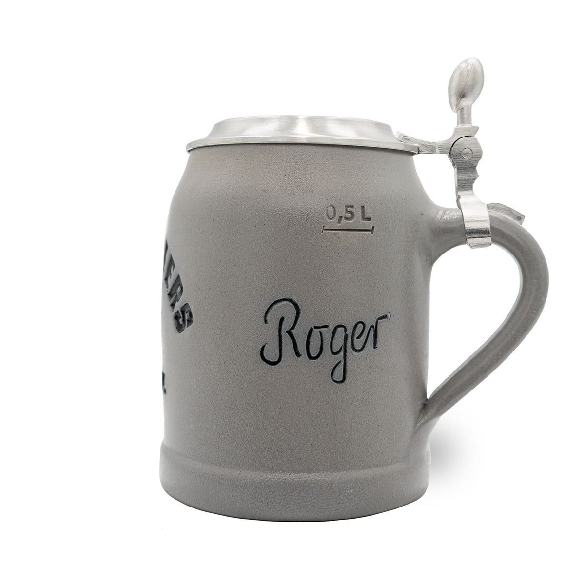 Grauer ®NFL PREMIUM Teamkrug Tampa Bay Buccaneers aus Steinzeug mit Zinndeckel und Henkel, 0,5 Liter Markierung.