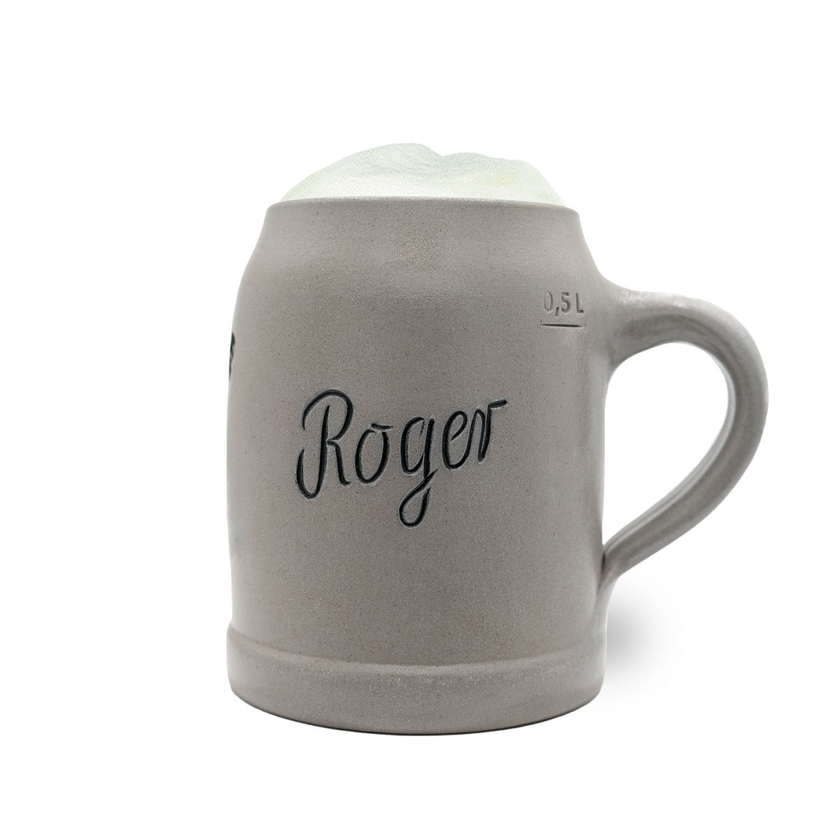 Grauer NFL PREMIUM Teamkrug Washington Commanders mit "Roger" Schriftzug und Bierschaum in der Öffnung, 0.5L Maß.