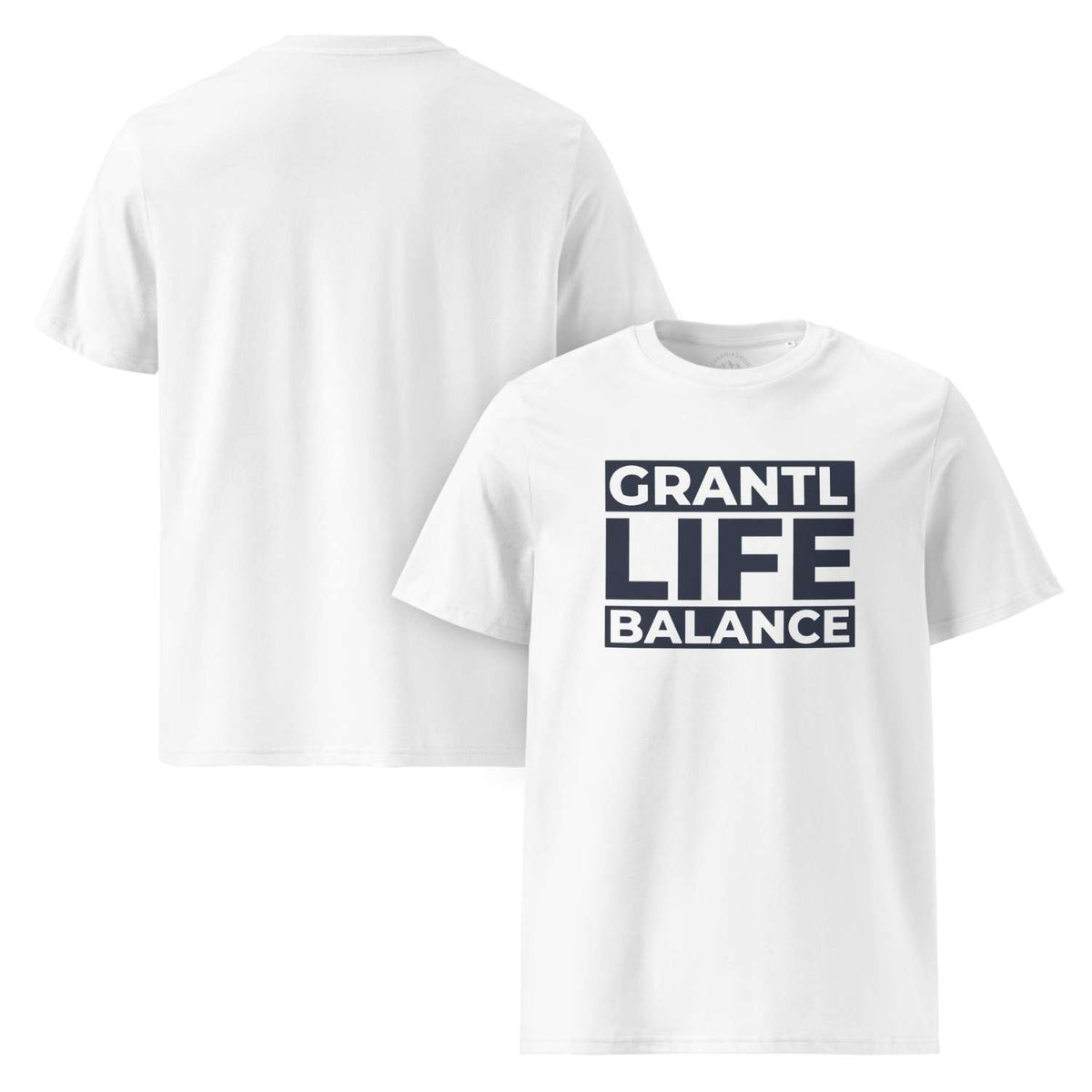 Weißes Herren T-Shirt "Grantl Life Balance" mit großem, dunklem Schriftzug vorne, Rückenansicht im Hintergrund.