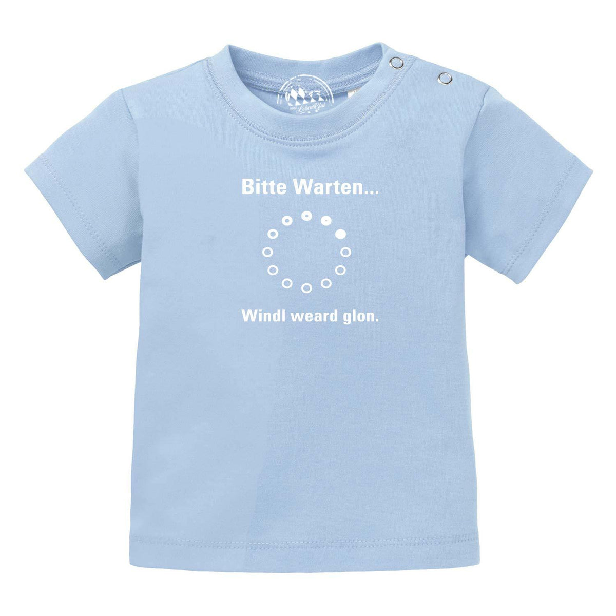 Helles Baby T-Shirt "Bitte wartn..." aus Baumwolle mit lustigem bayerischen Spruch und Ladesymbol. Babykleidung.