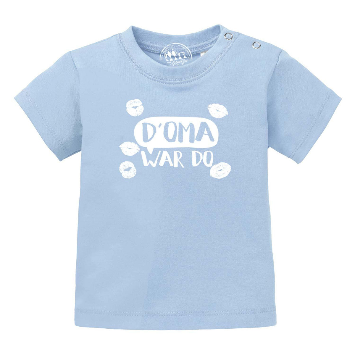 Hellblaues Baby T-Shirt D' Oma war do mit weißem Schriftzug und Kussmund-Prints aus Baumwolle.