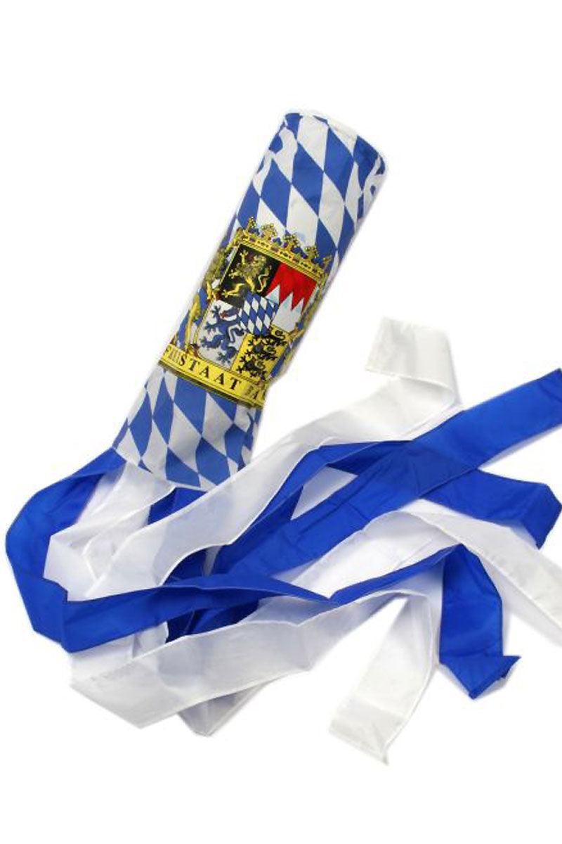 Bayrischer Windsack mit blau-weißem Rautenmuster und bayerischem Wappen, blaue und weiße Bänder wehen.