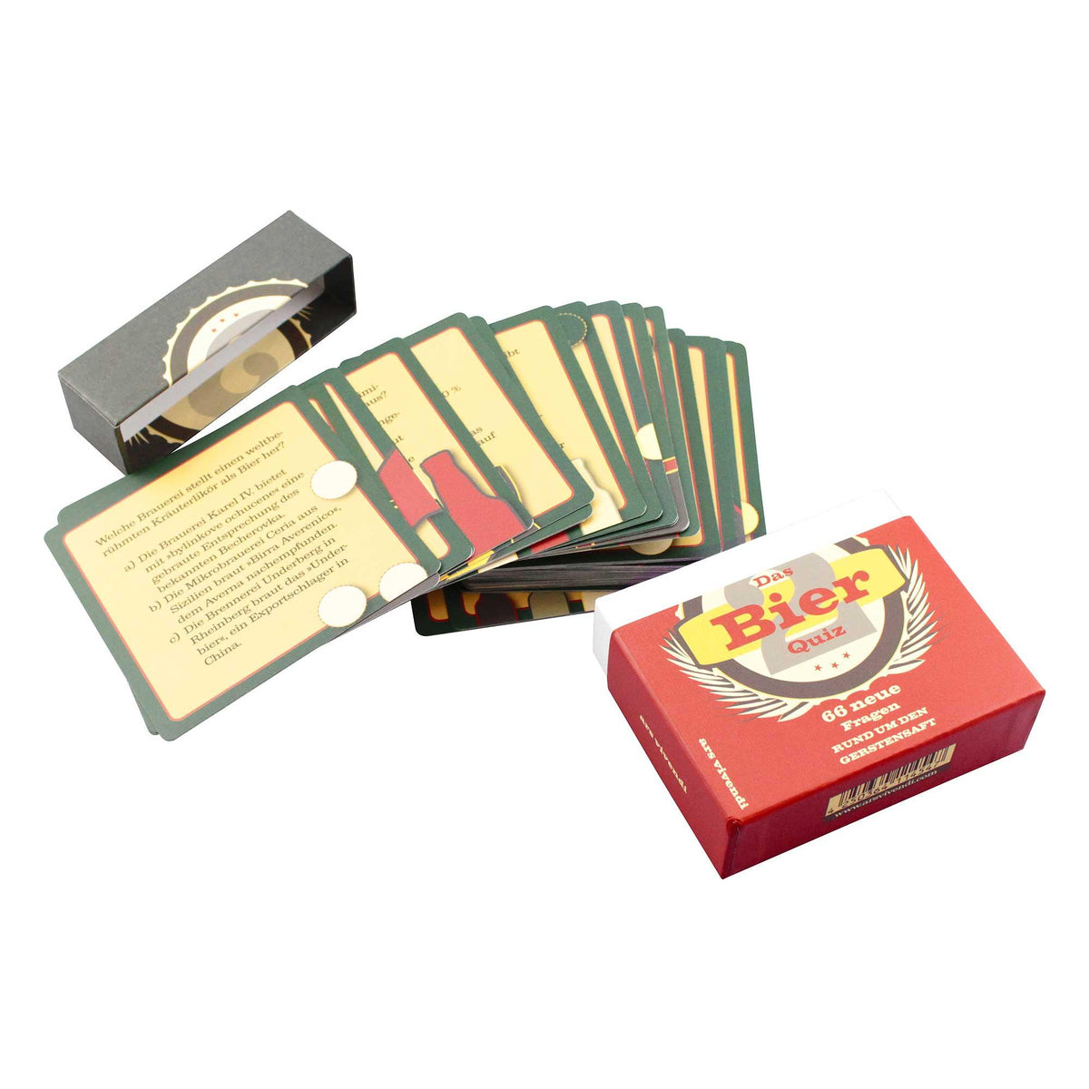 Bier Quiz Kartenspiel mit Fragen zu Brauereien und Bierwissen, rote Spielbox, graue Schachtel, gold-grüne Karten.