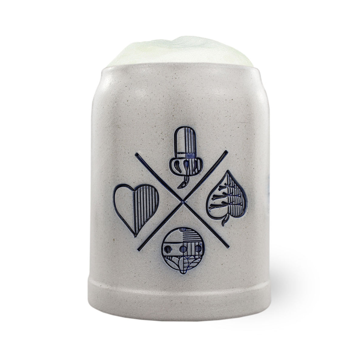 Grauer PREMIUM Bierkrug Schafkopfen mit detaillierter blauer Kartenspiel-Gravur und Schaumkrone.
