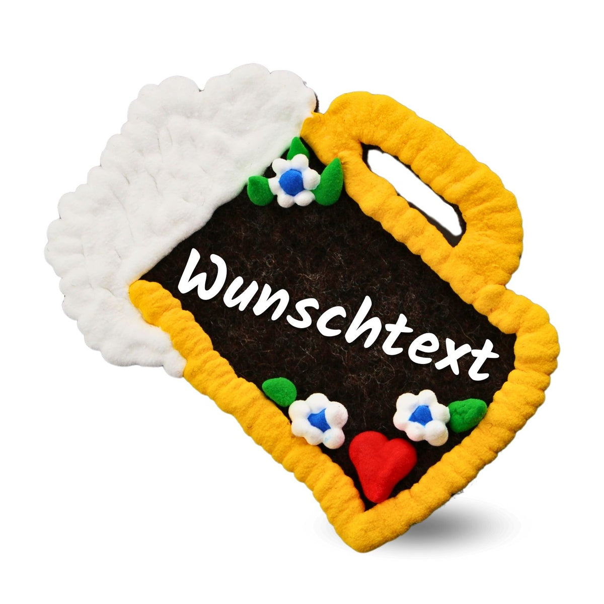 Filzherz-Maßkrug-Anstecker mit Wunschtext, rotem Herz und blauen Blumen auf weißem Hintergrund.