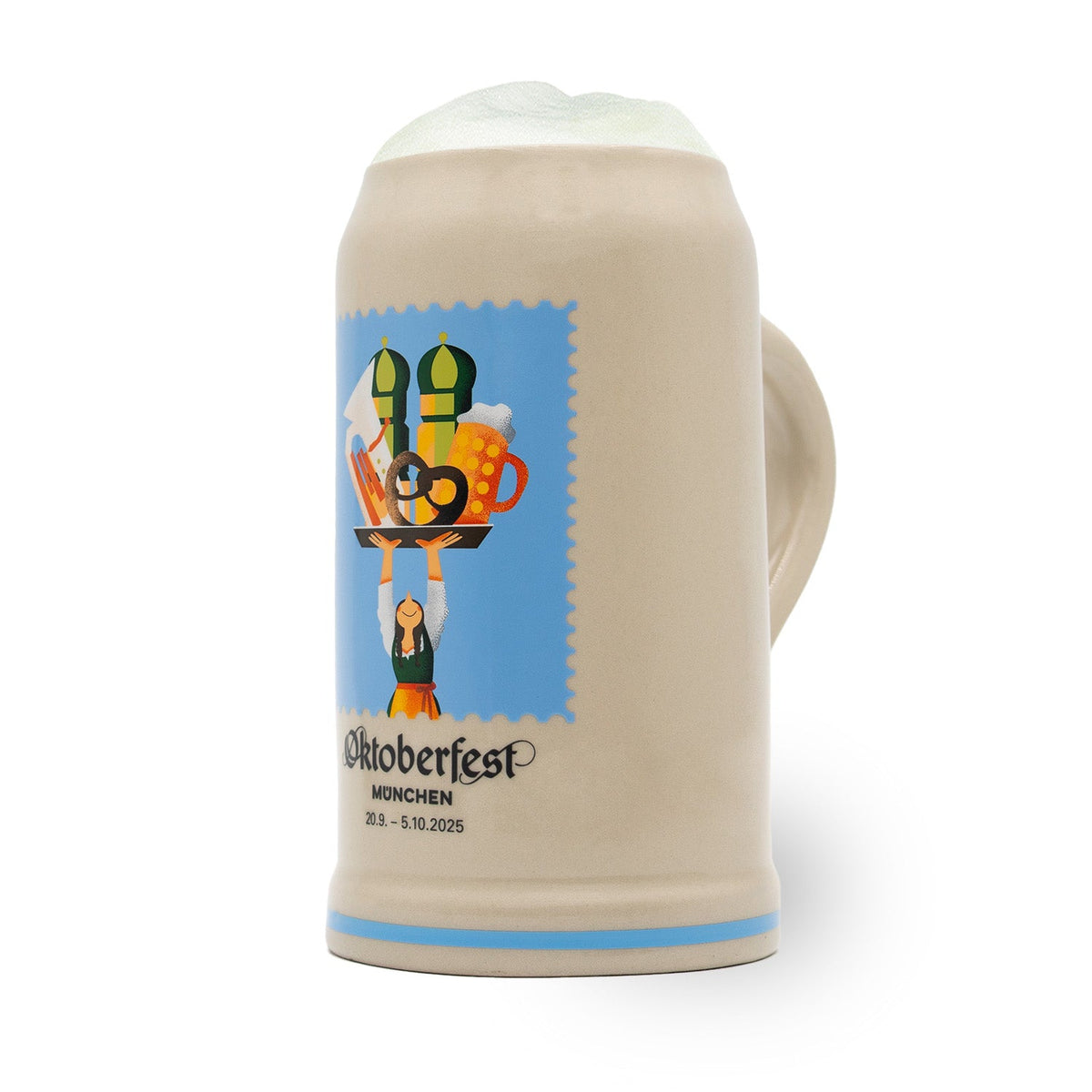 Offizieller Oktoberfestkrug 2025 mit traditionellem Motiv einer Kellnerin, Brezel und Bierkrug auf weißem Hintergrund.