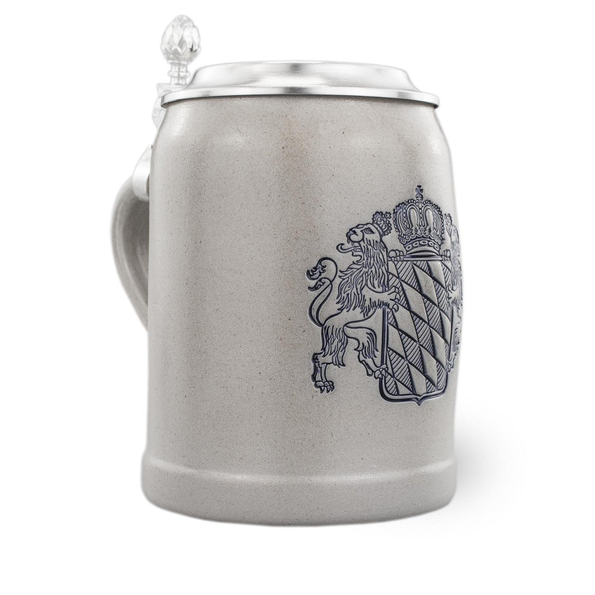 Traditioneller Bierkrug aus Steinzeug mit Zinndeckel, Bayernwappen-Relief und individueller Gravuroption, 0,5 l.