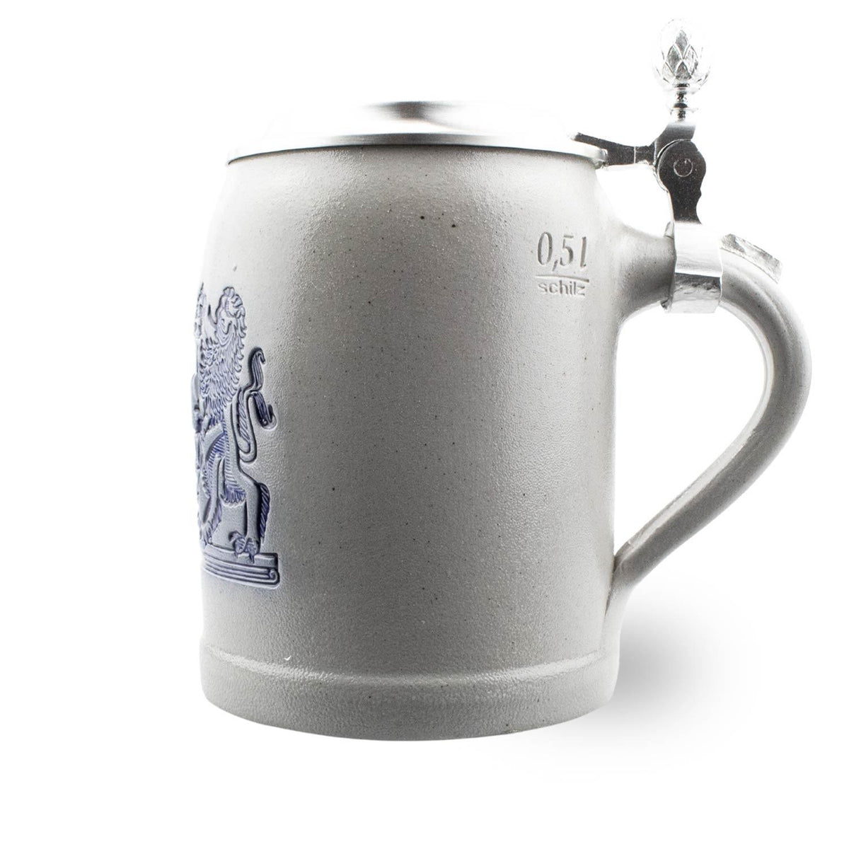 Grauer PREMIUM Bierkrug Freistaat Bayern mit blauer Wappenprägung und detailliertem Zinndeckel.