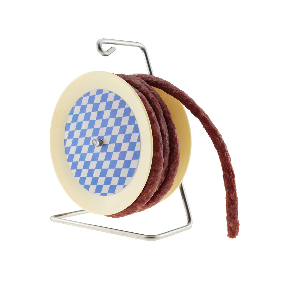 Salamirolle auf bayrisch gemustertem Spender mit würziger Hirschsalami, ideal für Brotzeit und Geschenke.