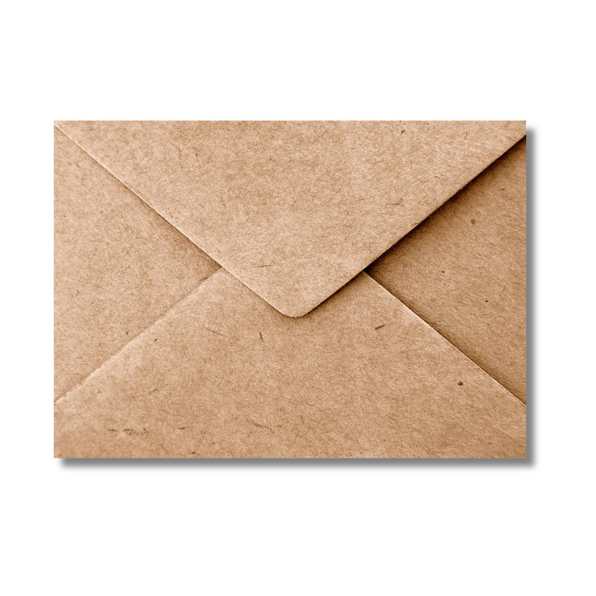 Rückseite der Glückwunschkarte "wia gern i di hob" in naturfarbenem Kraftpapier-Umschlag, schlicht und elegant.