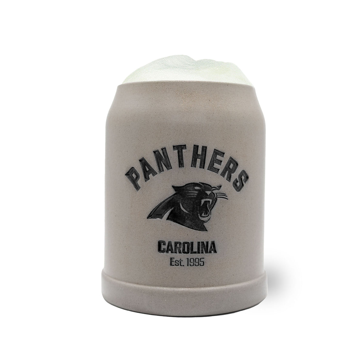 Grauer ®NFL PREMIUM Teamkrug Carolina Panthers aus Steinzeug mit Panthers-Logo und Schaumkrone.