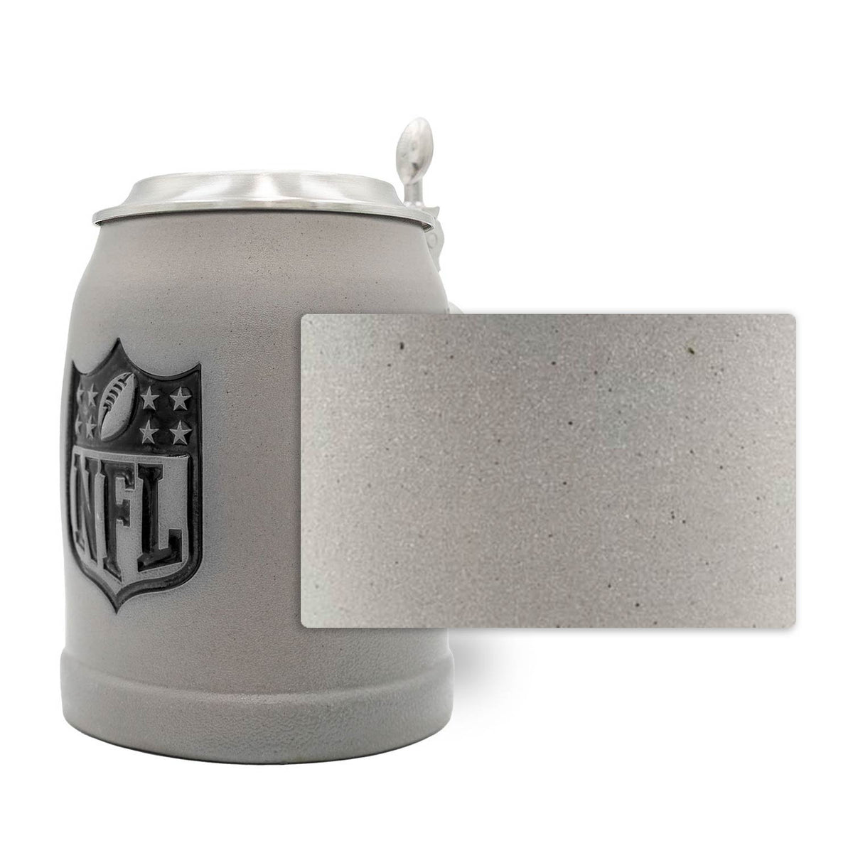 Grauer PREMIUM NFL Fan-Krug NFL Shield aus Steinzeug mit Zinndeckel und detailreicher Textur.