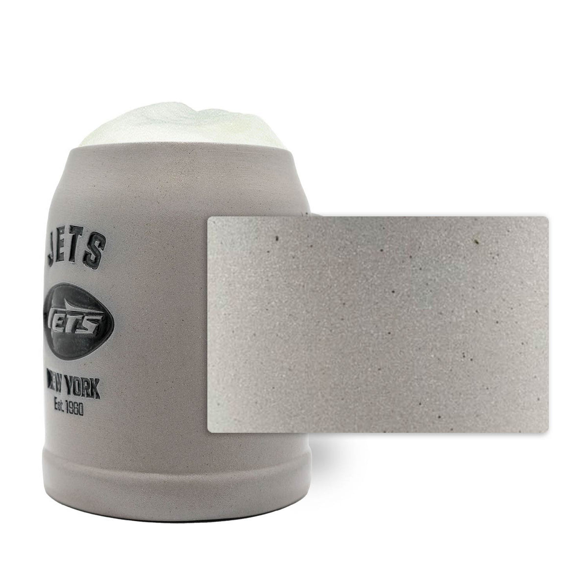 ®NFL PREMIUM Teamkrug New York Jets aus grauem Steinzeug mit Schaum und Detailansicht der rauen Oberfläche.