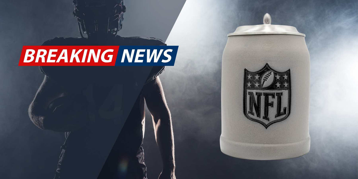 Silberner NFL Bierkrug mit Football-Relief und Zinndeckel vor düsterem Hintergrund mit Rauch.