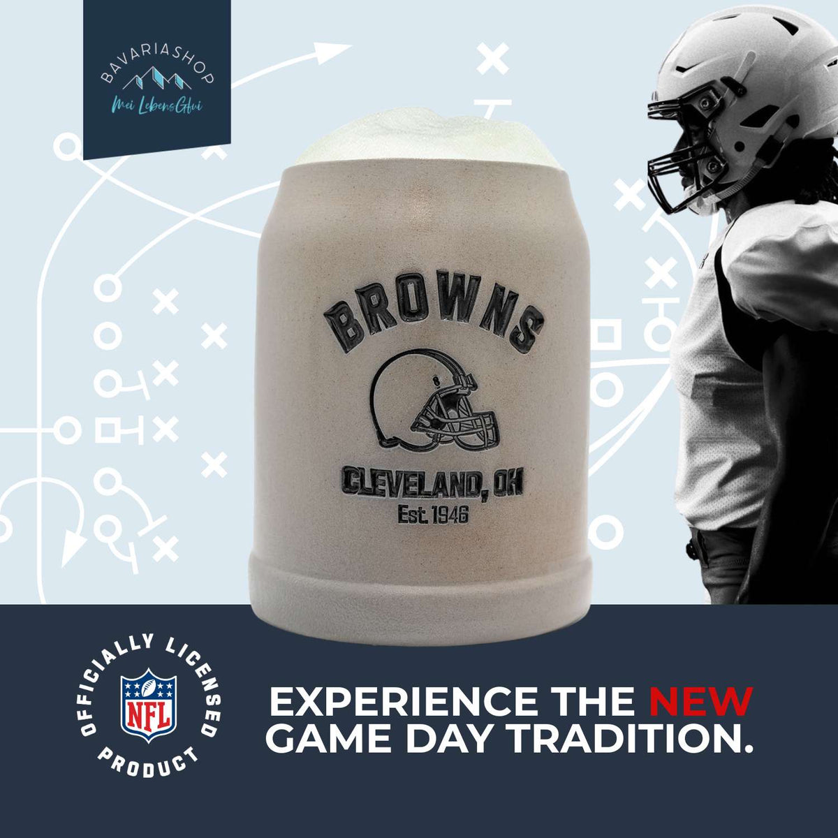 NFL PREMIUM Teamkrug Cleveland Browns aus Steinzeug mit Schaum und Spielerhelm im Hintergrund, offizielles Lizenzprodukt.