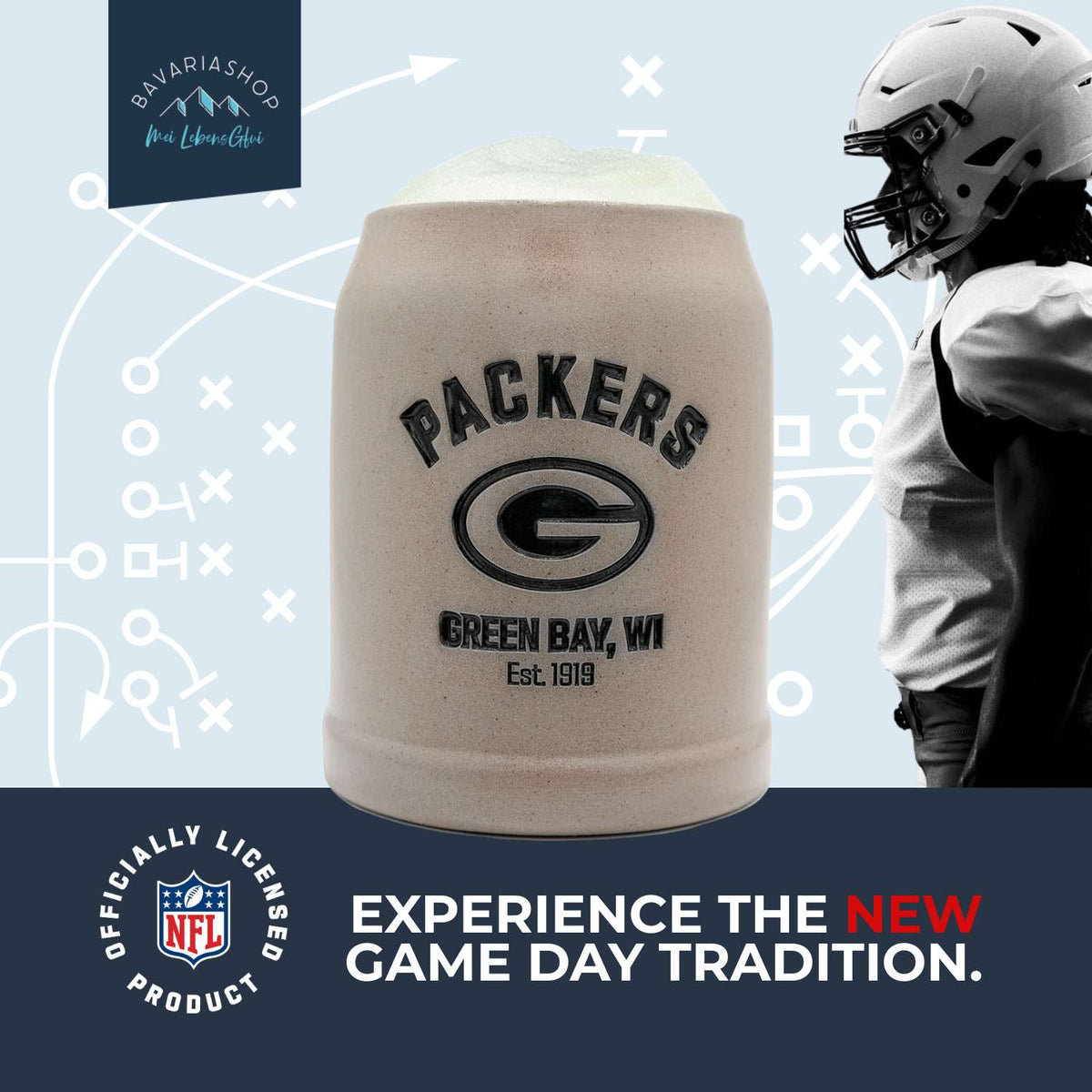 NFL PREMIUM Teamkrug Green Bay Packers, steingrauer Bierkrug mit Teamlogo, Schaumkrone, vor Footballspieler.