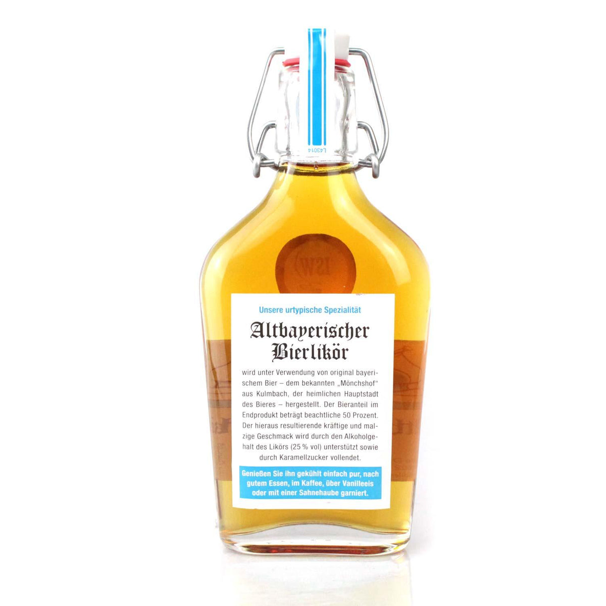 Glasflasche mit goldgelbem Altbayerischen Bierlikör in Bügelverschlussflasche, Etikett mit Produktinformationen.