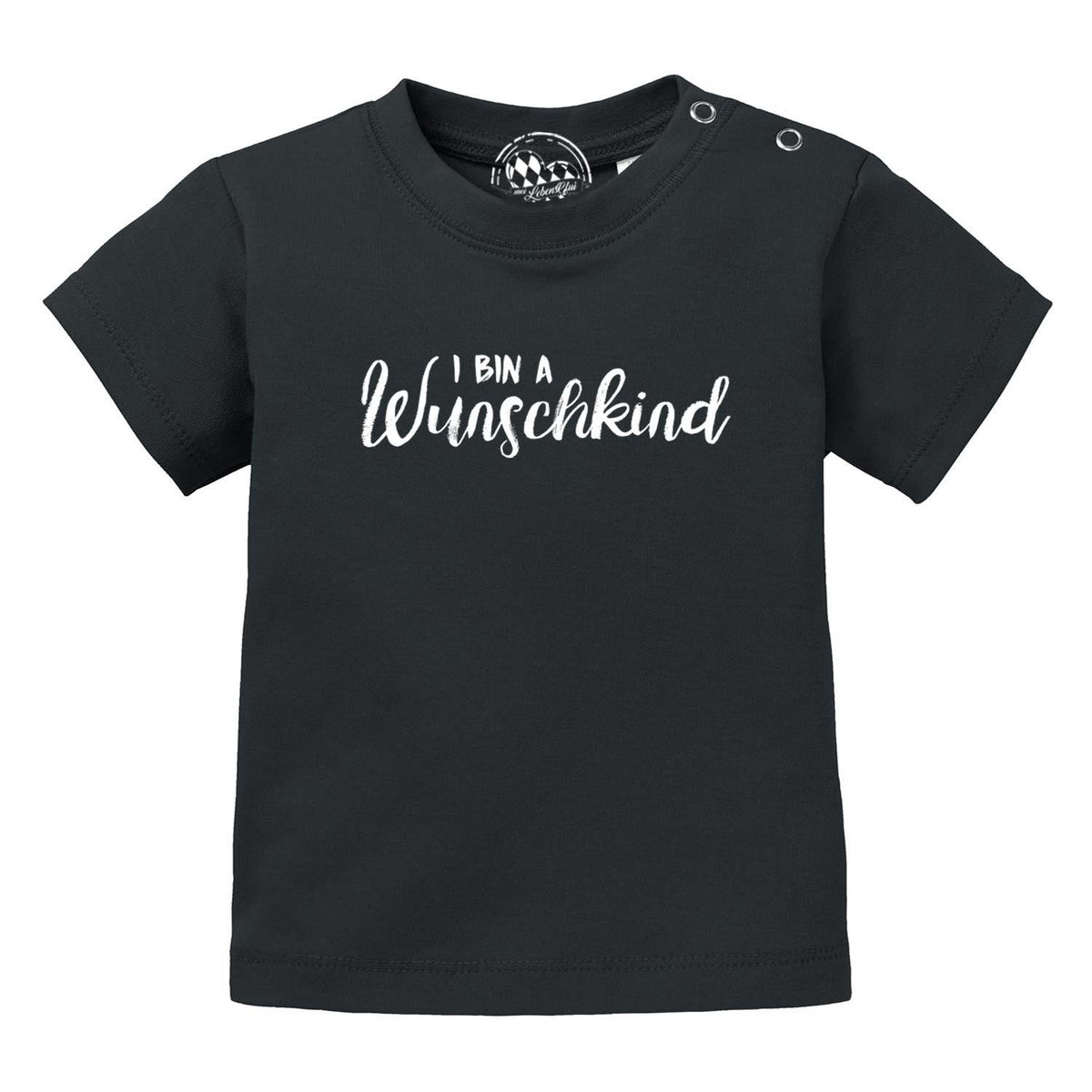 Schwarzes Baby T-Shirt "Wunschkind" mit weißem Schriftzug und Druckknöpfen an der Schulter.