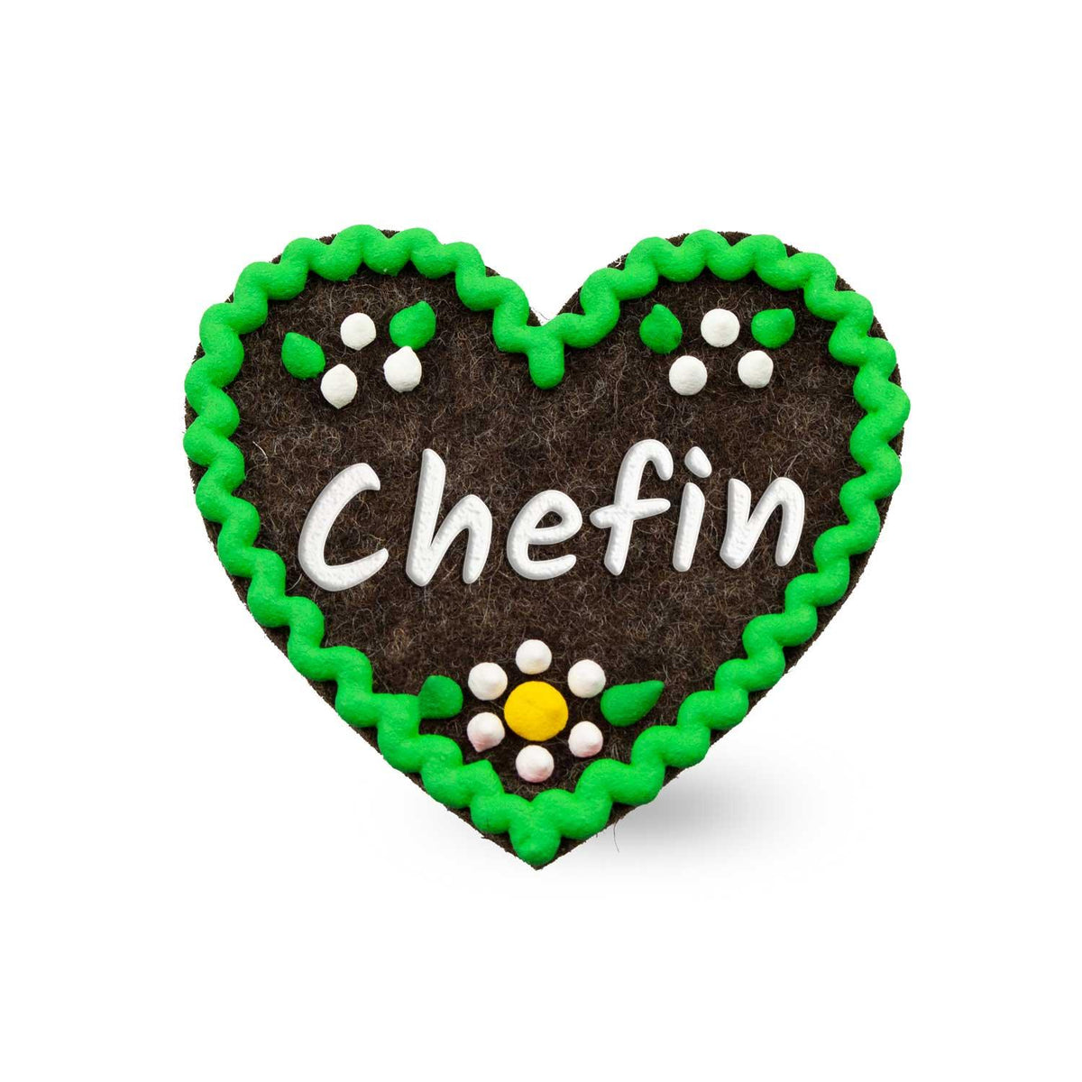 Filzherz-Anstecker Chefin in Braun mit grüner Umrandung, weißen Punkten und gelber Blüte, festliche Trachtenaccessoire