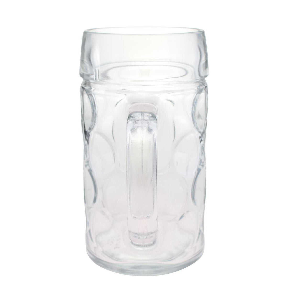 Transparenter Glaskrug oder Maßkrug, leer, mit strukturierten Dellen und kräftigem Henkel, ideal für Bier.