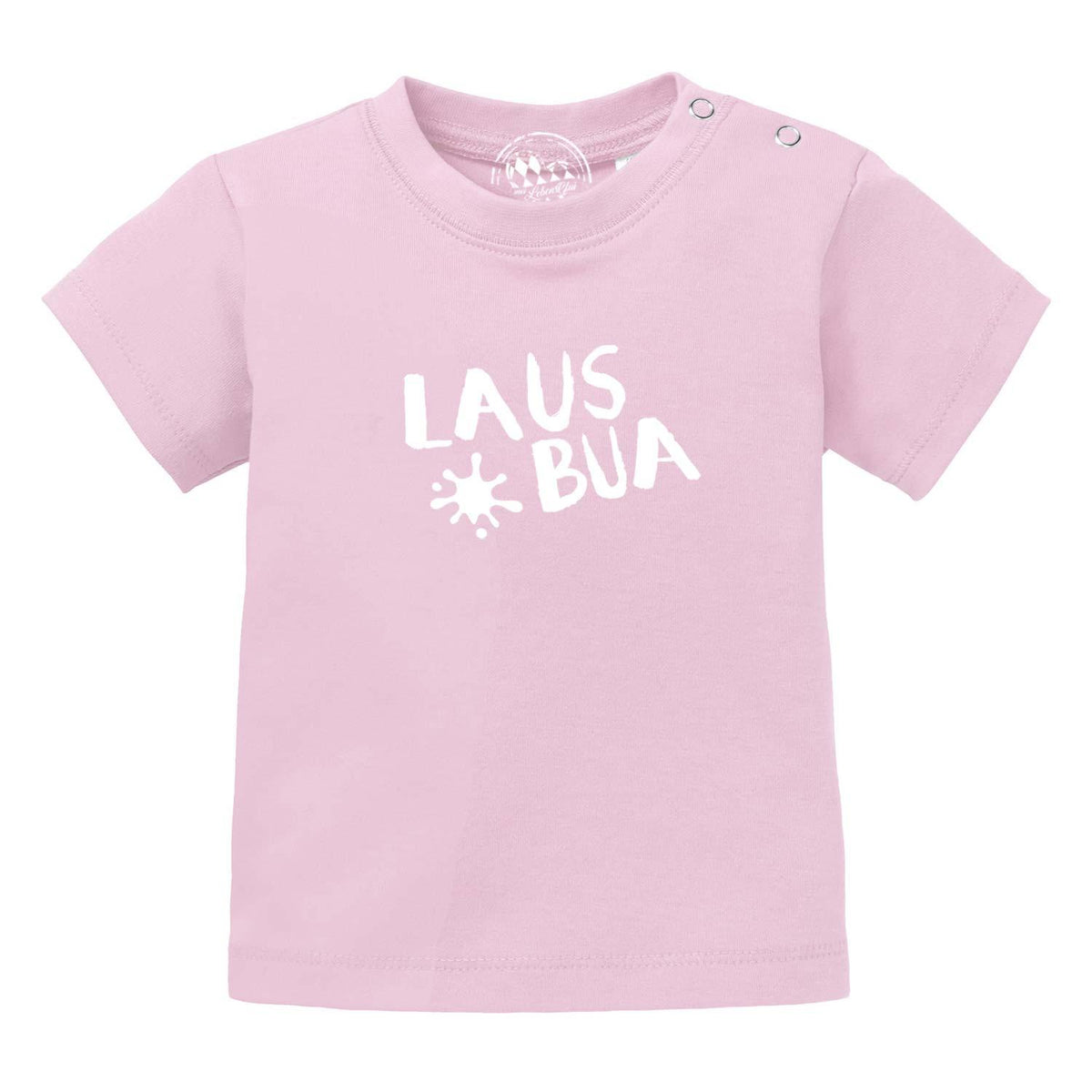 Rosa Baby T-Shirt Lausbua aus weicher Baumwolle mit weißem "Lausbua" Aufdruck und Druckknöpfen an der Schulter.