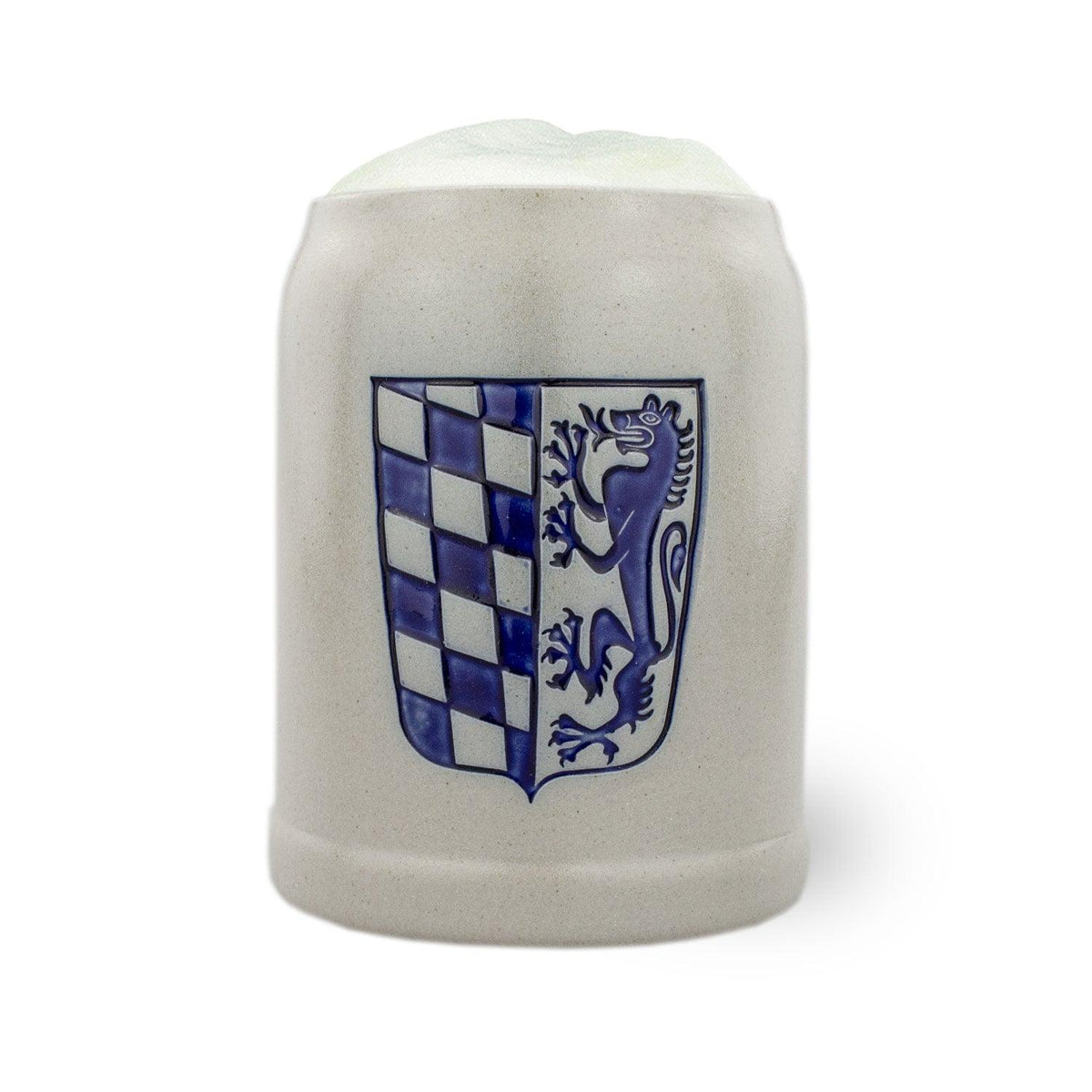 PREMIUM Bierkrug Niederbayern, traditioneller Steinkrug mit Wappen und blau-weißem Rautenmuster gefüllt mit Bierschaum