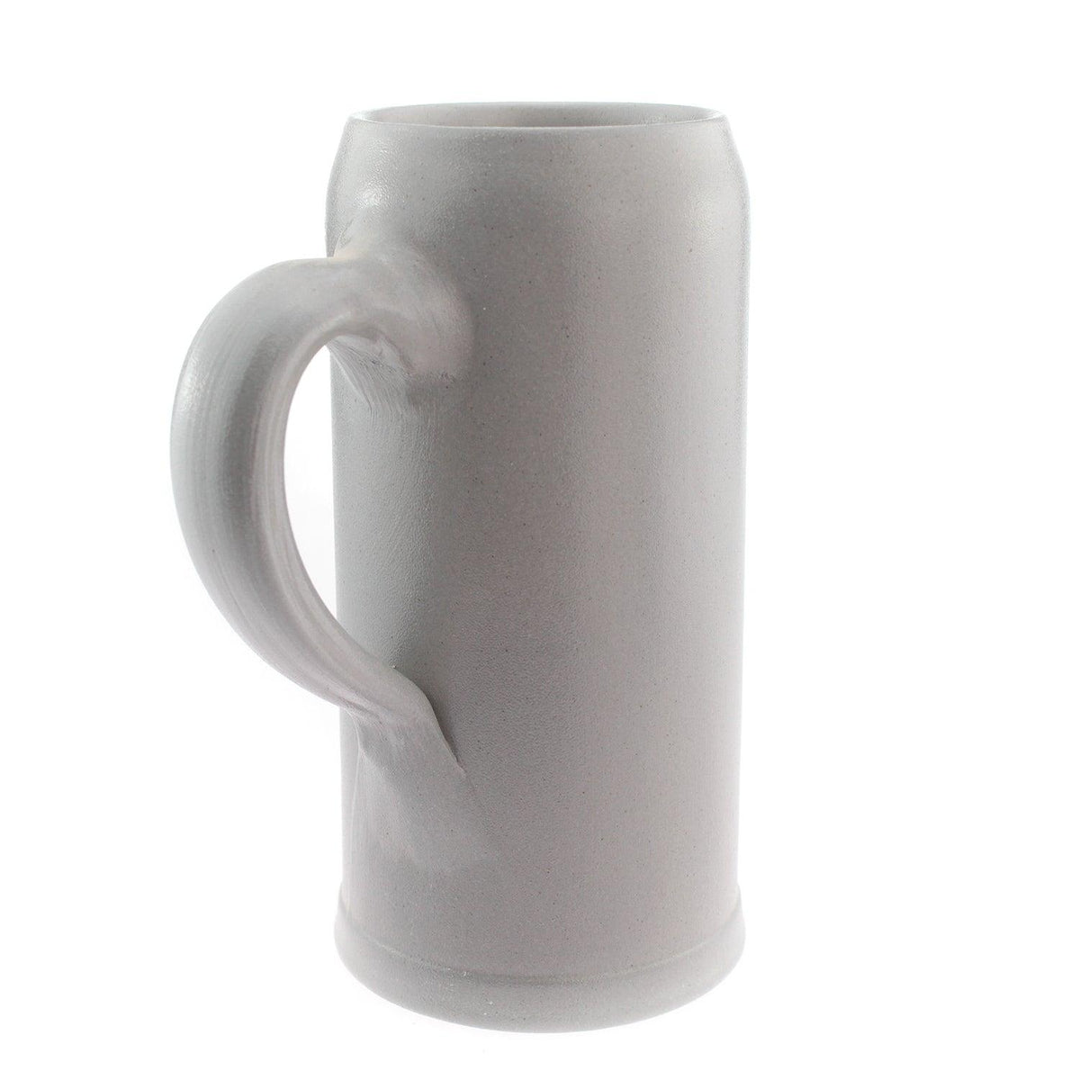 Schlichter anthrazitfarbener Bierkrug aus Keramik mit Henkel, ideal für Bierliebhaber.